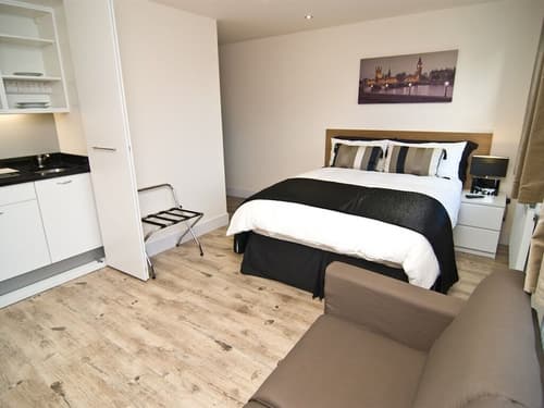 Finsbury Serviced Apartments, Room