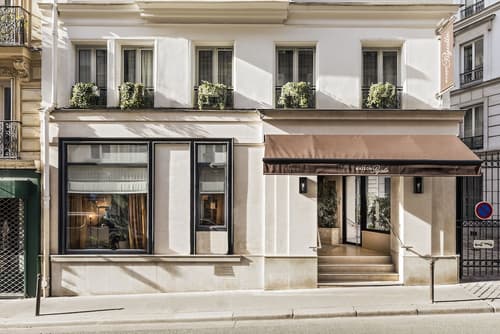 Hôtel Maison Pigalle, Front of property