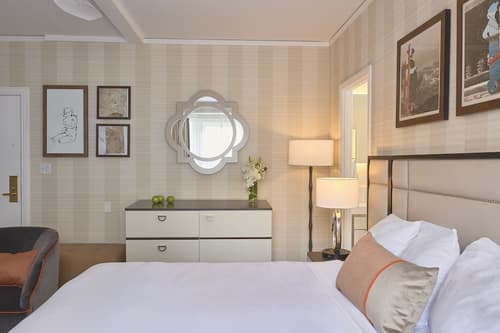 Inn At Union Square, Room