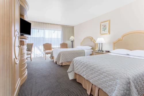 Days Inn by Wyndham Modesto, Room