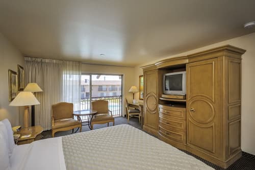 Days Inn by Wyndham Modesto, Room