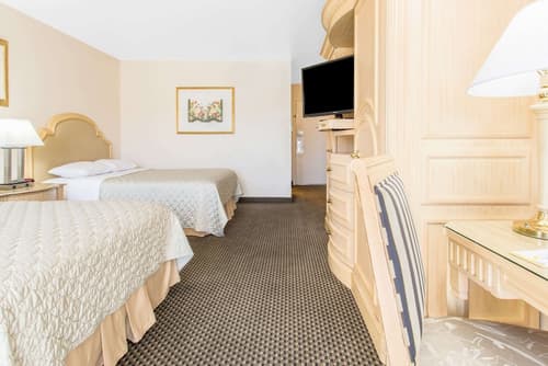 Days Inn by Wyndham Modesto, Room