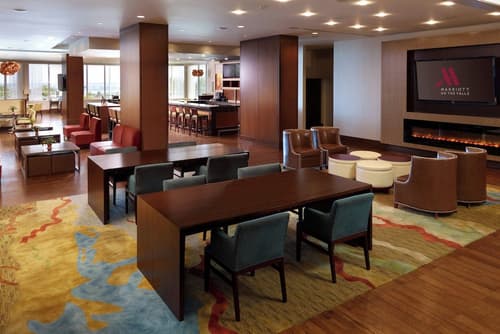 Niagara Falls Marriott on the Falls, Lobby