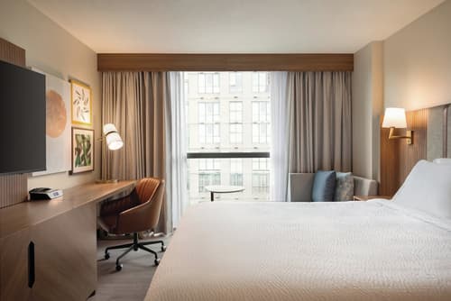 Holiday Inn & Suites Vancouver Downtown by IHG, Room