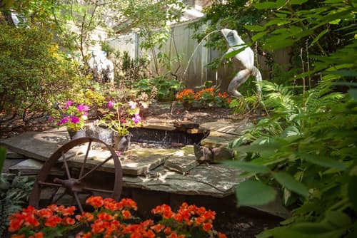 The Halliburton, Garden