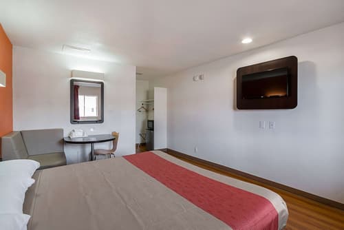 Motel 6 El Paso, TX - Airport - Fort Bliss, Room