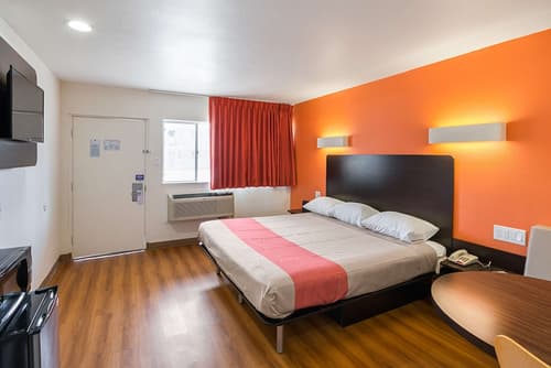 Motel 6 El Paso, TX - Airport - Fort Bliss, Room