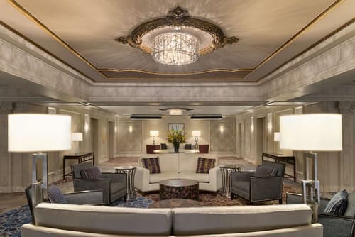 Hilton St. Louis Frontenac, Lobby