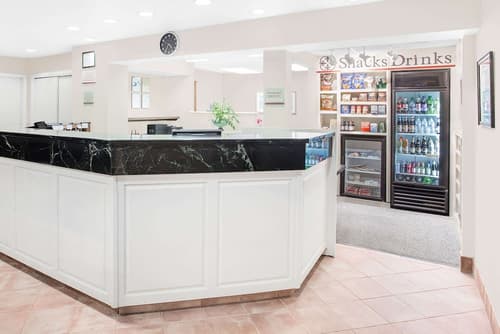 Hawthorn Extended Stay by Wyndham Green Bay, Lobby