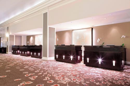 The Westin O'Hare, Reception