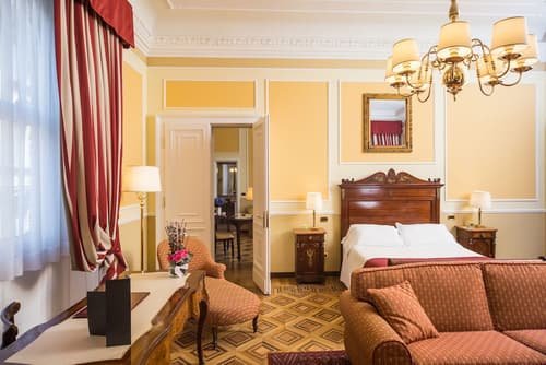 Bristol Palace Hotel, Room