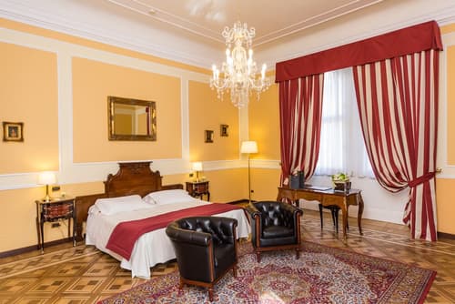 Bristol Palace Hotel, Room