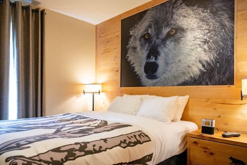 Banff Rocky Mountain Resort, Room