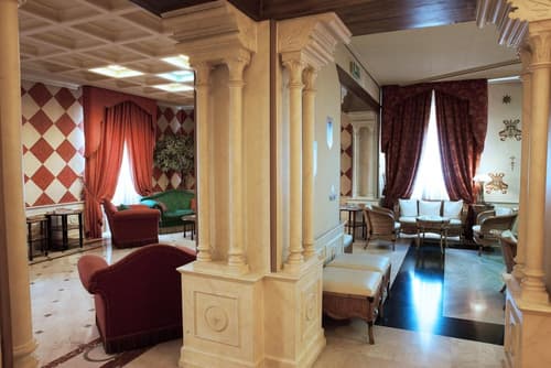 Hotel Milano Regency, Lobby sitting area