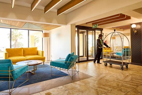 First Group Riviera Suites, Interior entrance