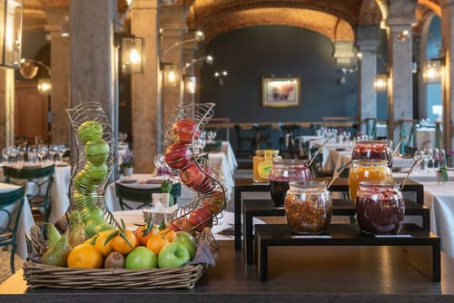 Van der Valk Waterloo, Breakfast buffet