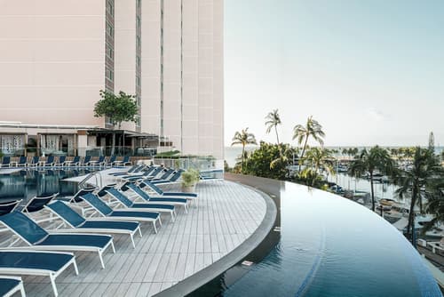 Prince Waikiki, Outdoor pool