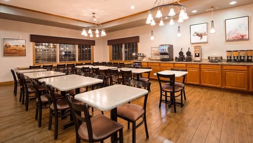 Best Western Buffalo Ridge Inn, Breakfast area