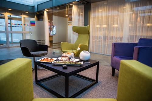 Park Inn by Radisson Reykjavik Keflavik Airport, Lobby sitting area