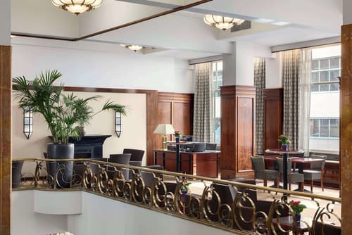 NH Atlanta Rotterdam, Lobby