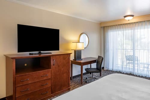 Best Western Plus Royal Oak Hotel, Room