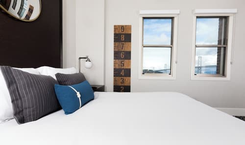 Harbor Court Hotel, Room