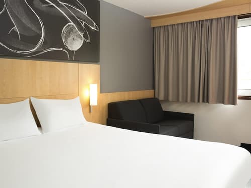 Ibis 3 Lacs Neuchatel Hotel, Room