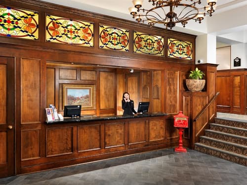 Huntingdon Hotel and Suites, Reception