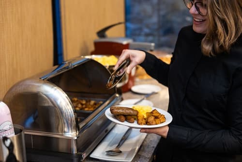 Huntingdon Hotel and Suites, Restaurant