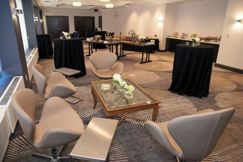 Courtyard by Marriott Downtown Toronto, Reception