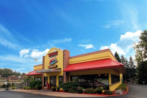 Days Inn by Wyndham Marquette, Dining