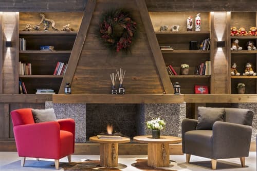 Hotel Edelweiss, Reception