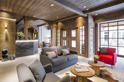 Hotel Edelweiss, Reception