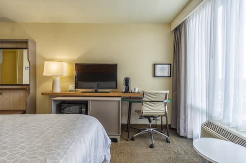 Holiday Inn Miami - International Airport by IHG, Room