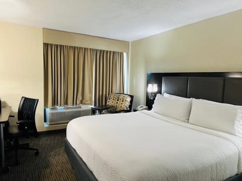 Holiday Inn Miami - International Airport by IHG, Room