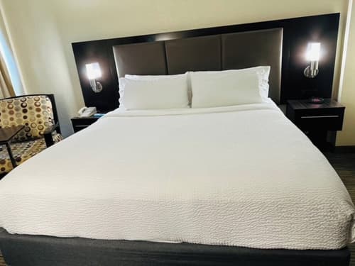 Holiday Inn Miami - International Airport by IHG, Room