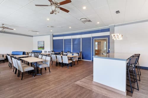 Best Western Summit Inn, Breakfast area