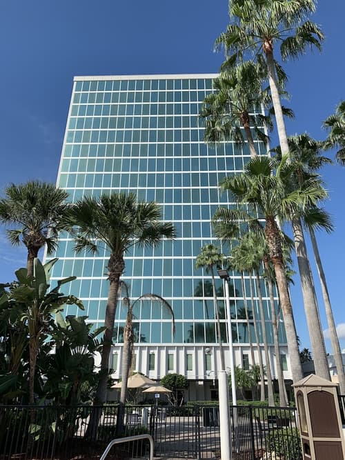 DoubleTree by Hilton at the Entrance to Universal Orlando, Exterior