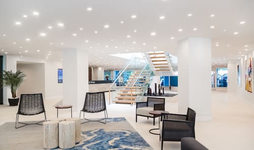 B Ocean Resort Fort Lauderdale Beach, Interior entrance