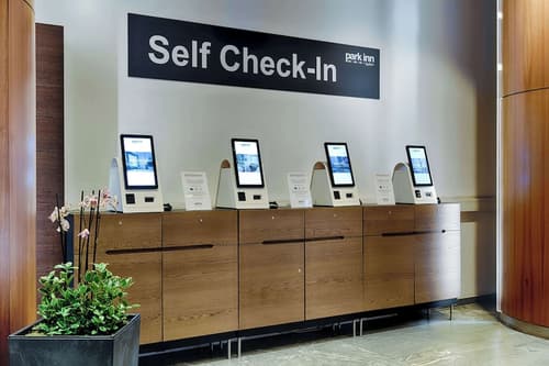 Park Inn by Radisson Berlin Alexanderplatz, Check-in/check-out kiosk