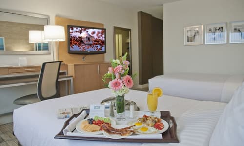 Holiday Inn Washington-Central/White House by IHG, Room
