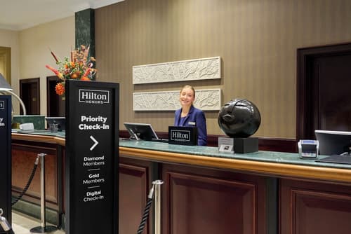 Hilton Antwerp Old Town, Reception