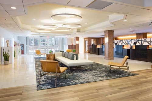 DoubleTree by Hilton Hotel & Suites Pittsburgh Downtown, Lobby