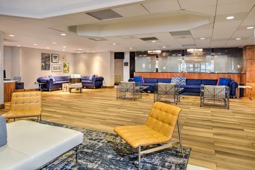 DoubleTree by Hilton Hotel & Suites Pittsburgh Downtown, Lobby