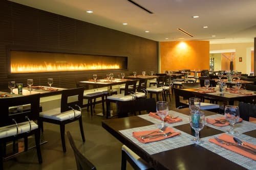 Hyatt Palm Springs, Dining