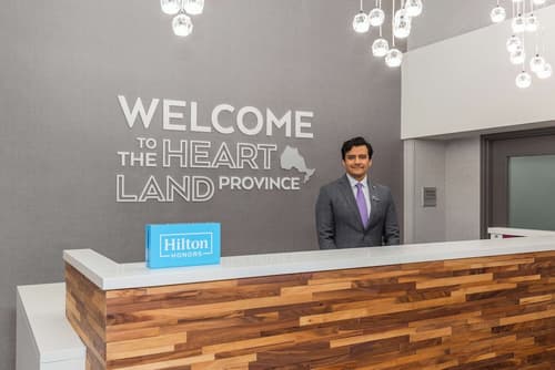 Hampton Inn & Suites by Hilton Toronto Downtown, Lobby