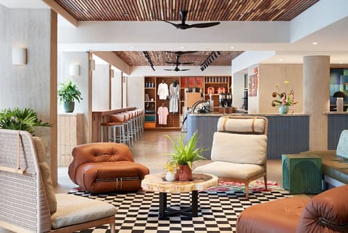 Wayfinder Waikiki, Lobby