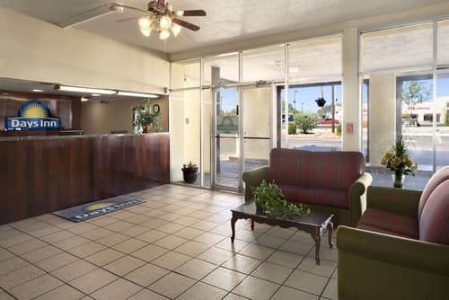 Days Inn by Wyndham Santa Fe New Mexico, Lobby