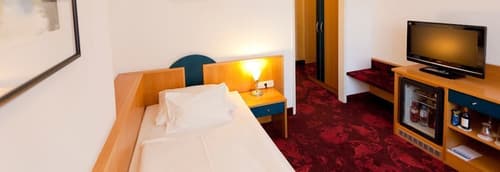 Hotel Boltzmann, Room