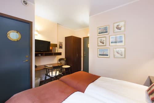 Lord Nelson Hotel, Room